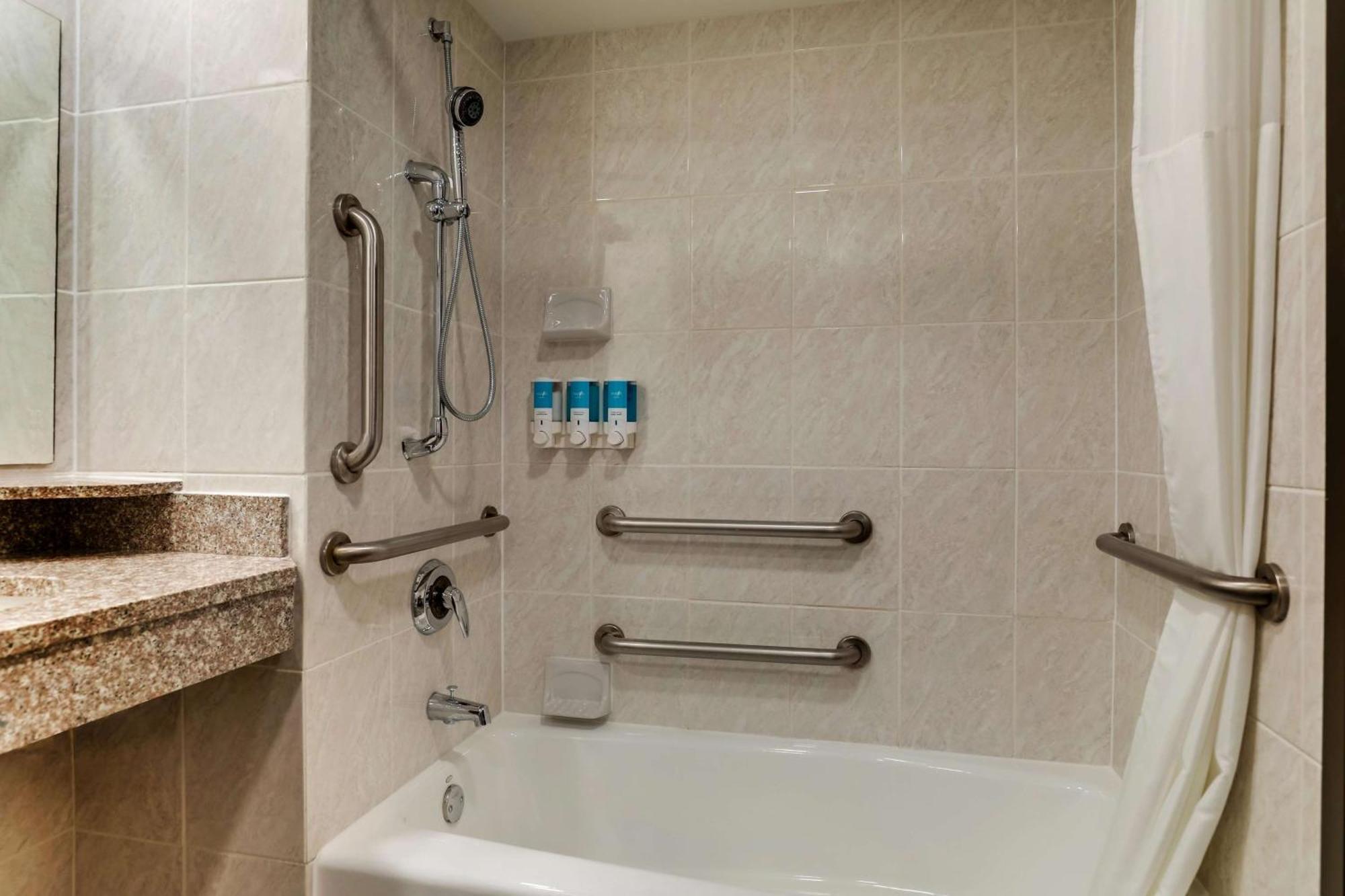 Drury Inn & Suites Columbus ดับลิน ภายนอก รูปภาพ
