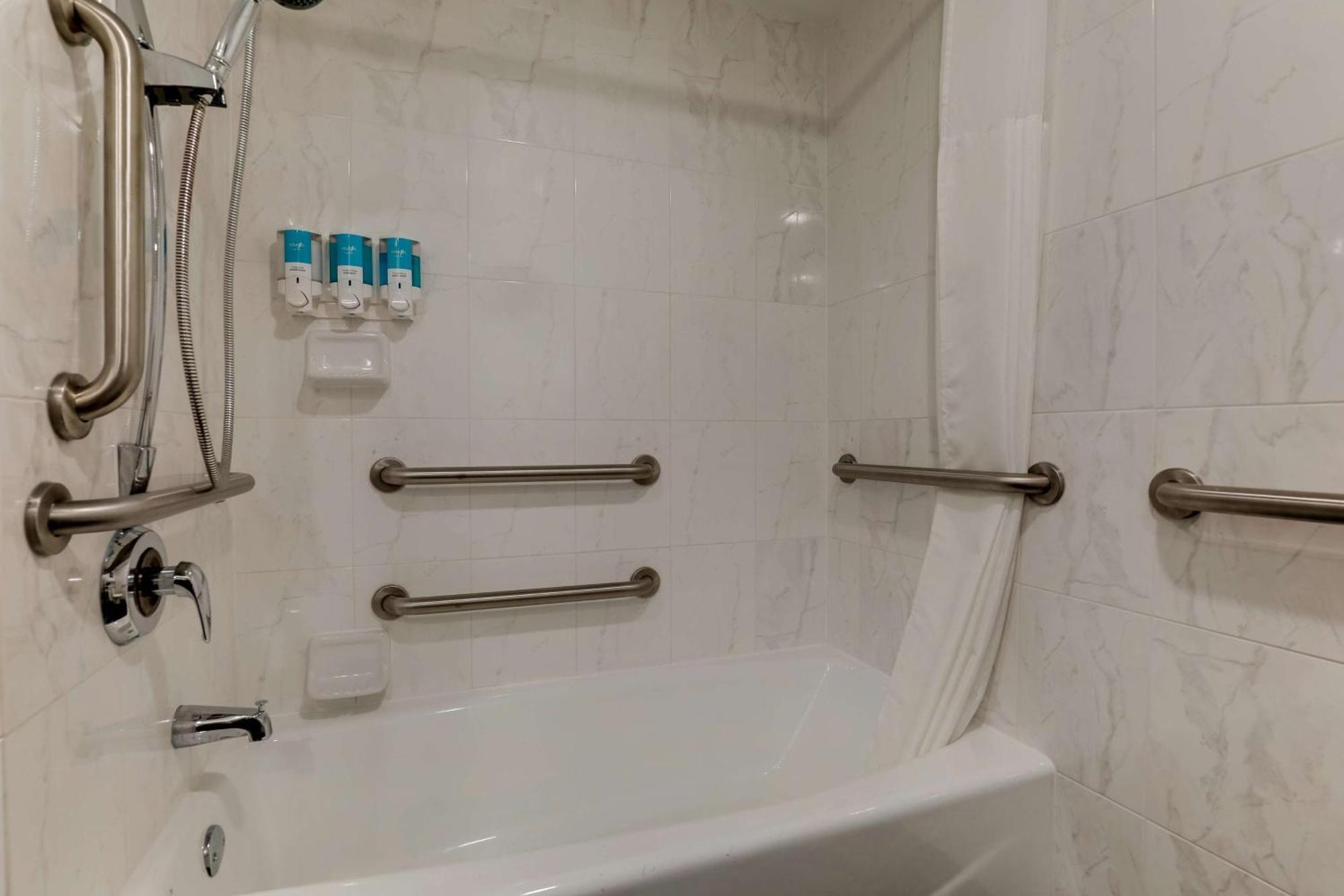 Drury Inn & Suites Columbus ดับลิน ภายนอก รูปภาพ