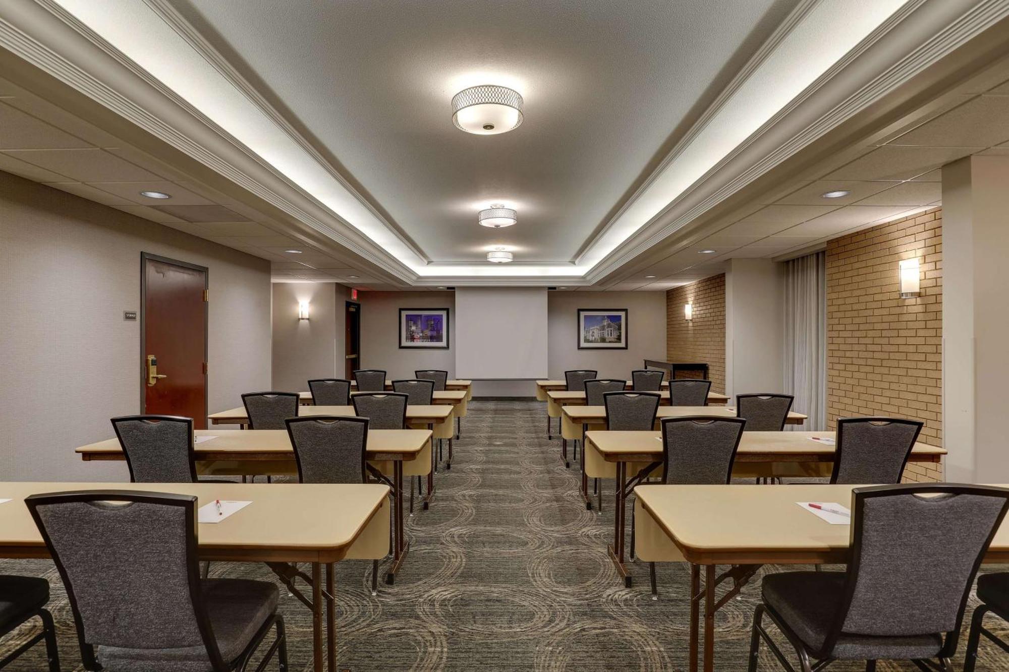 Drury Inn & Suites Columbus ดับลิน ภายนอก รูปภาพ